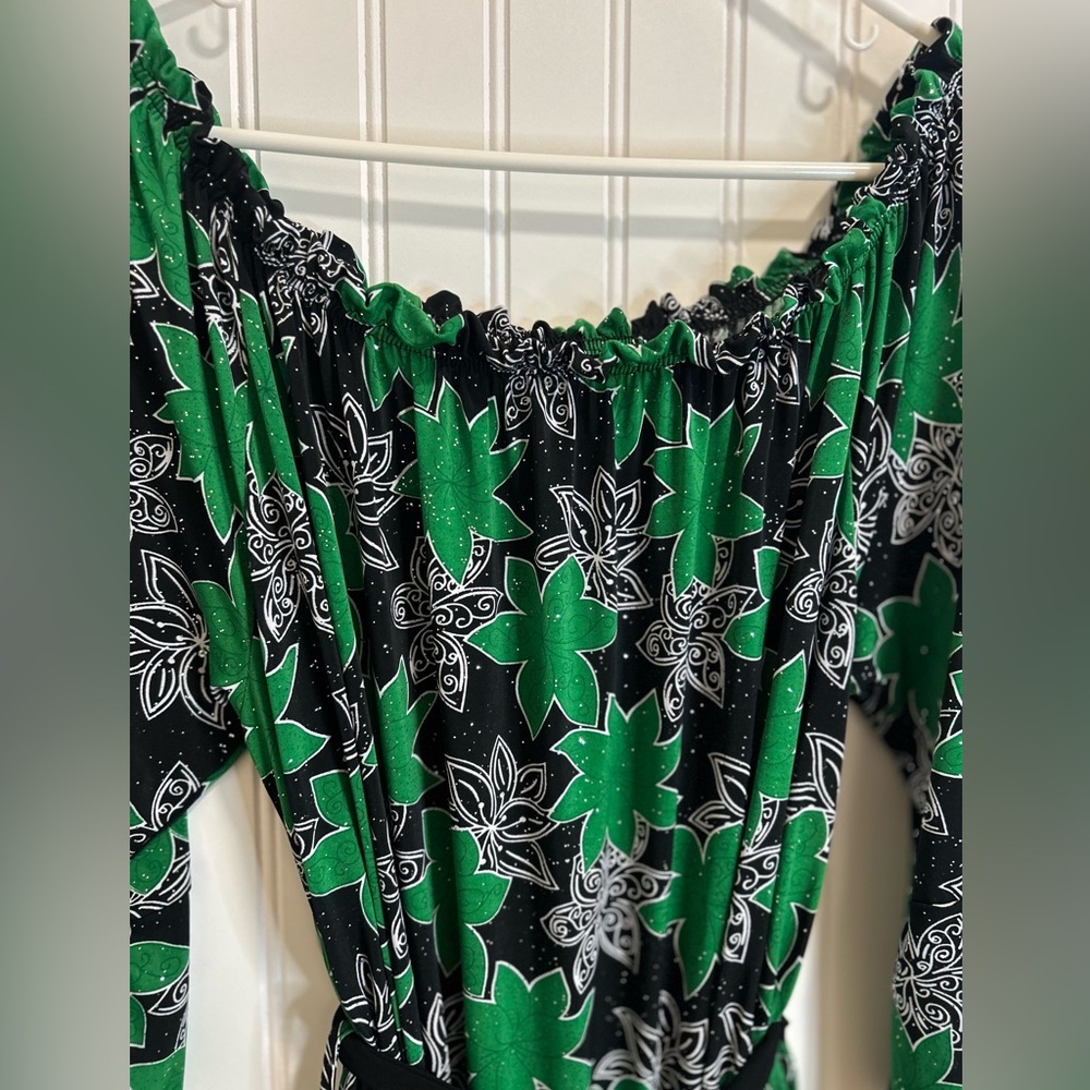 Elegant Floral Long Sleeve Dress in Black and Green floral . - Picture 9 of 14